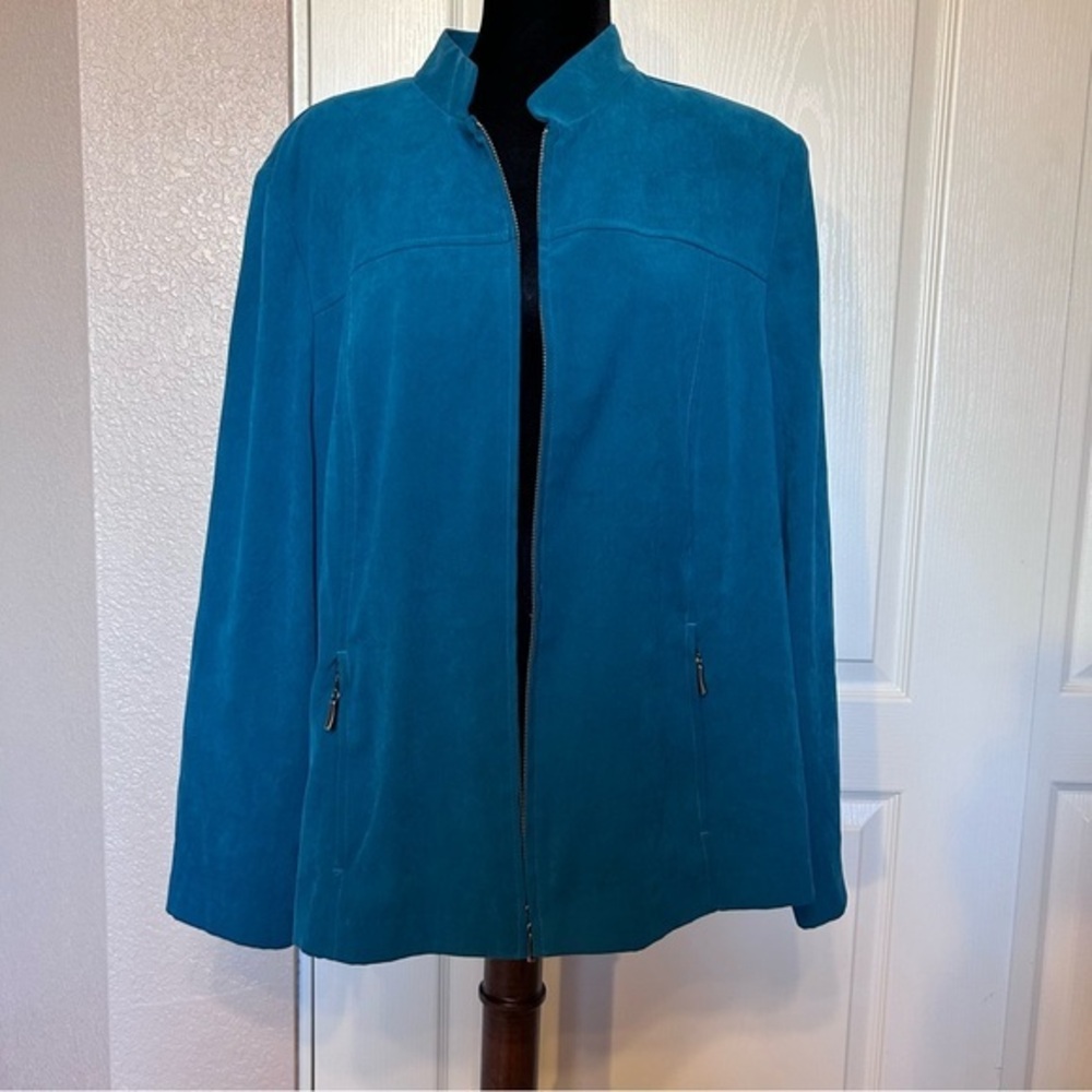 Dressbarn Woman Sueded Polyester Teal Blue Full Zip Blazer‎ Jacket Size 2X - Picture 2 of 6